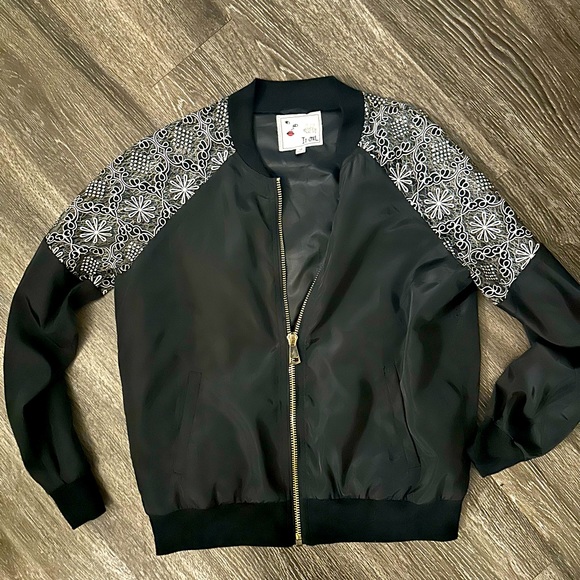 Lace bomber jacket - Picture 1 of 4